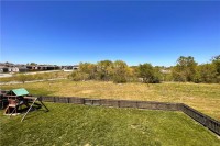 2207 NW Hedgewood Dr, Grain Valley, MO 64029 - listing photo 2
