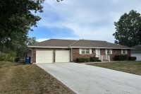 604 NE 1St St, Blue Springs, MO 64014 - listing photo 2