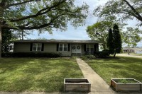 2319 Blackthorn Dr, Champaign, IL 61821 - listing photo 2