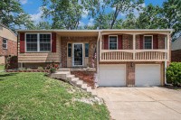 3023 NW Castle Dr, Blue Springs, MO 64015 - listing photo 1